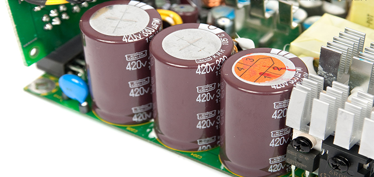 дорогие конденсаторы в Seasonic Platinum-1000